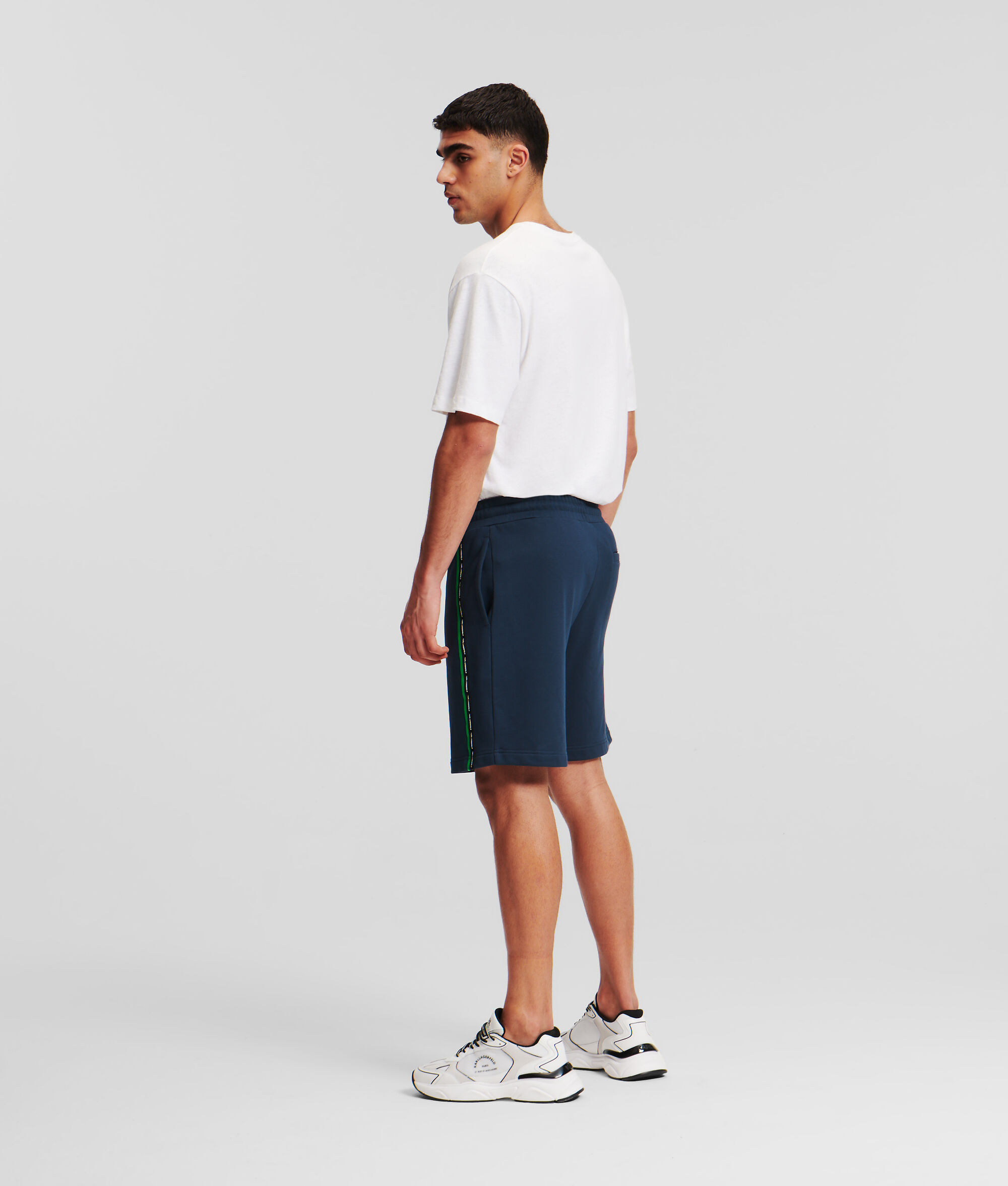 (image for) Dependable STRIPE LOGO SHORTS